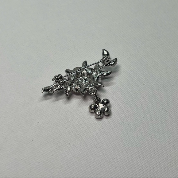 VINTAGE Silver Tone Dark Rhinestone Floral Brooch w/ Floral Drop Dangle - Picture 6 of 7